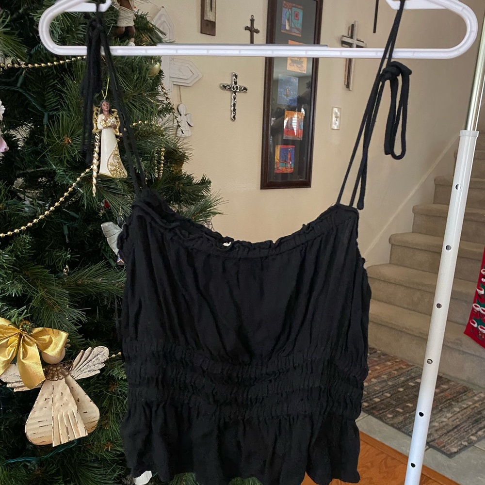 Black cropped top